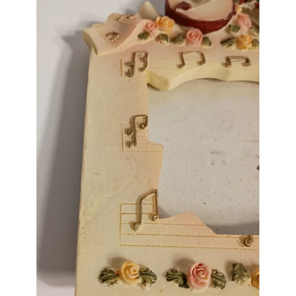 VTG 3D Rustic Banjo & Roses Picture Frame Resin Music Notes Shabby Chic Pastel‎